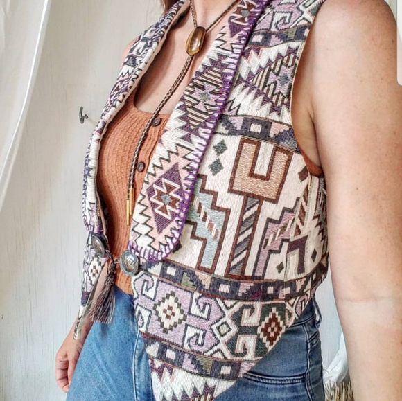 Vintage Southwestern Longhorn Vest!🤩🍃 - Picture 3 of 4